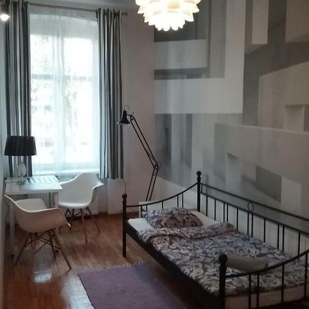 Pokoje Mlodziezowe Apartment Torun Luaran gambar