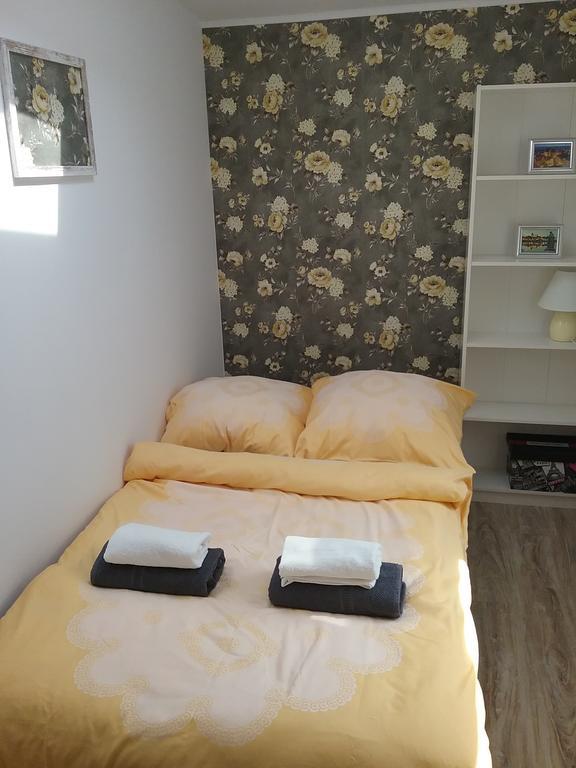 Pokoje Mlodziezowe Apartment Torun Luaran gambar